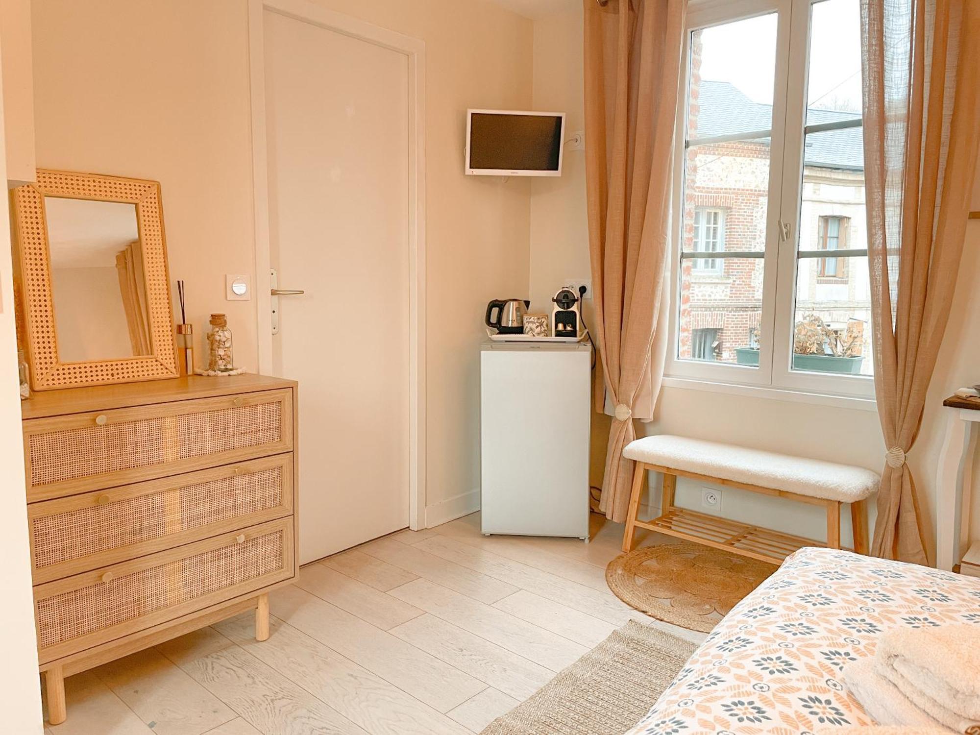 ホテル Clementines House オンフルール 部屋 写真