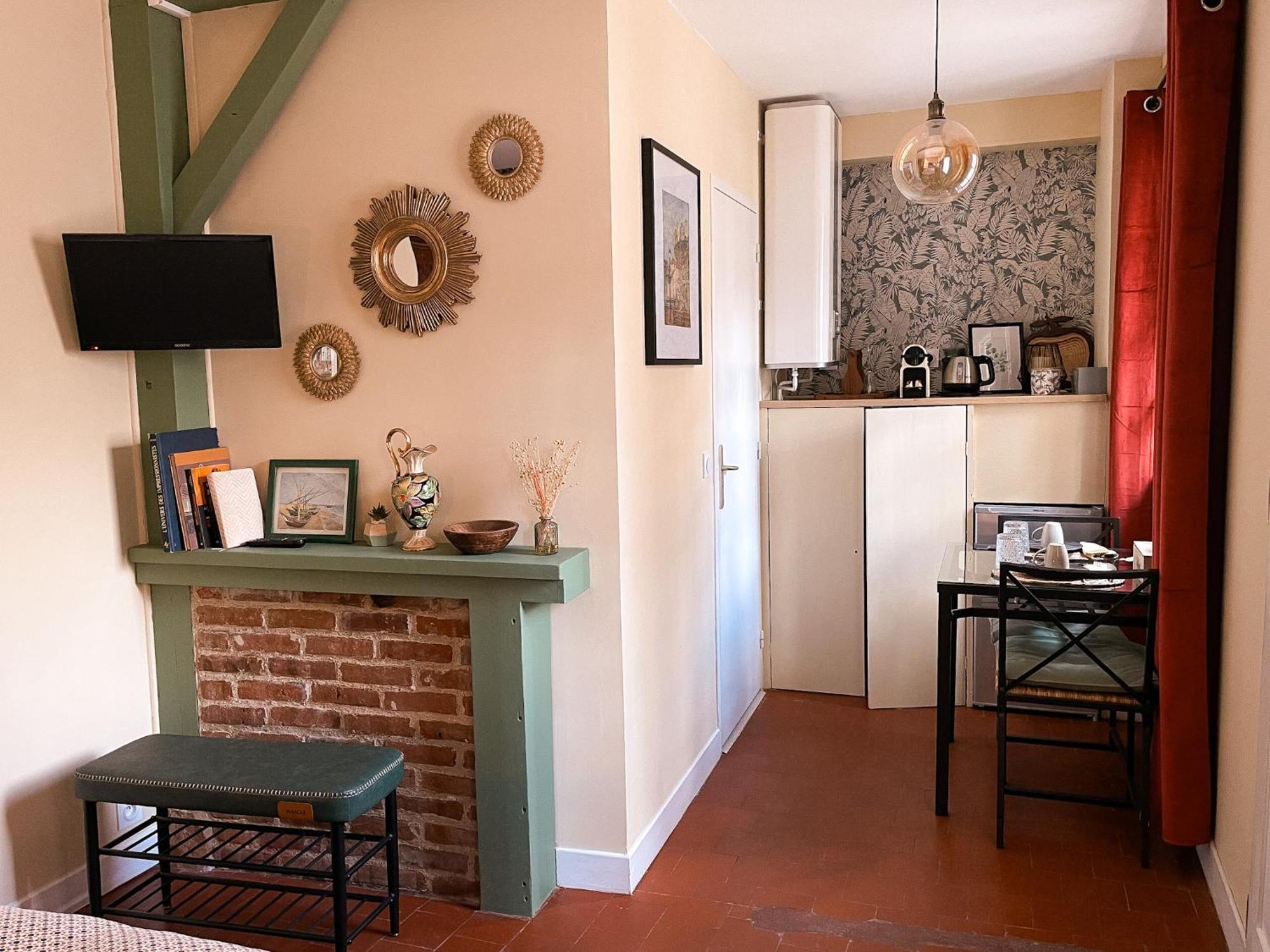 ホテル Clementines House オンフルール 部屋 写真