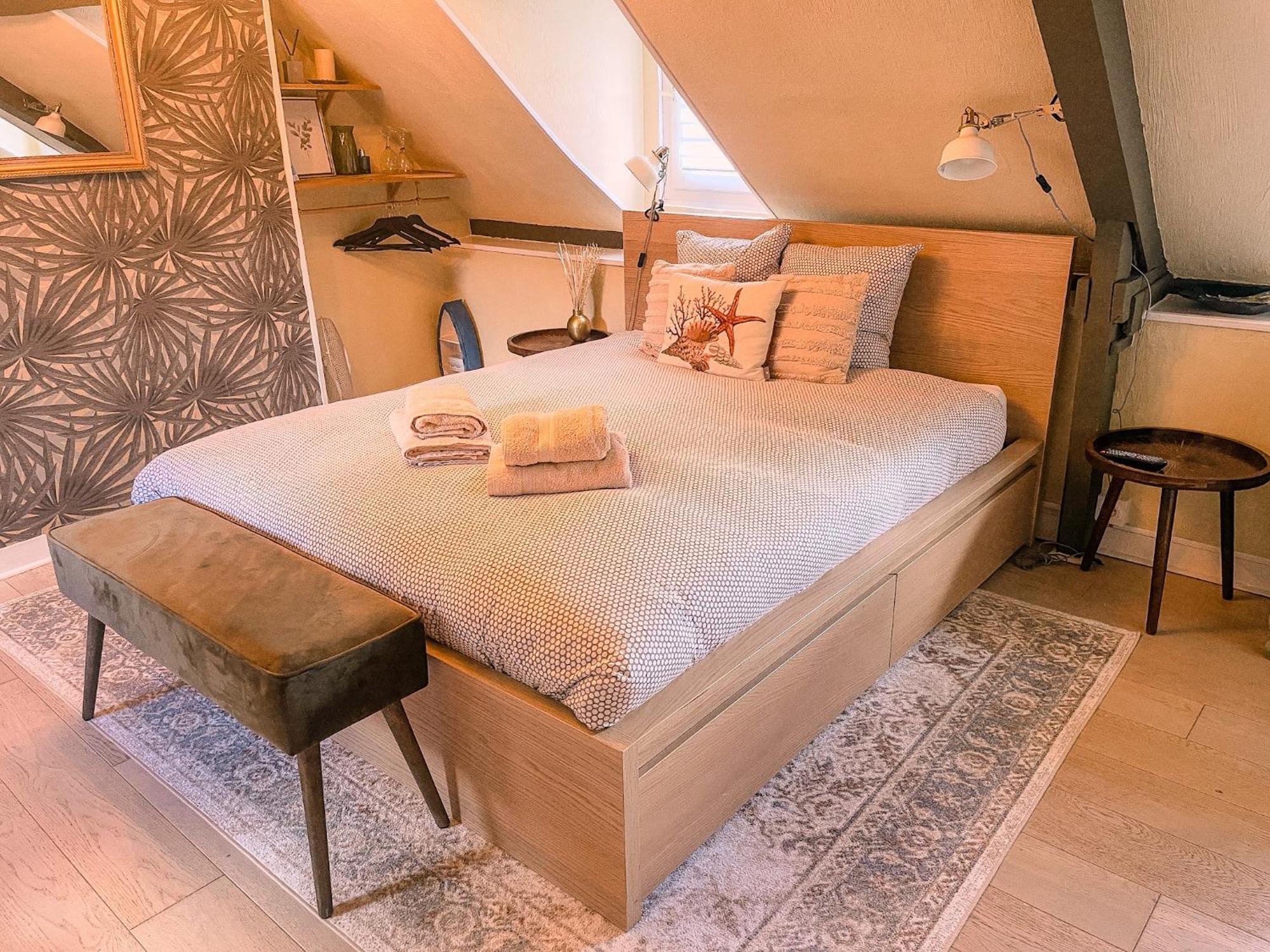 ホテル Clementines House オンフルール 部屋 写真